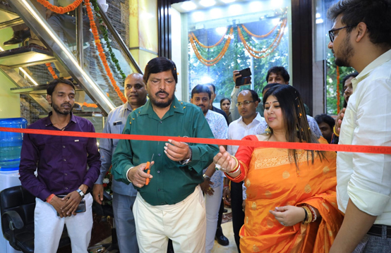 Union Minister Ramdas Athawale and Ashwani Kumar Choubey inaugurated Kanaka Jewellers in Karol Bagh